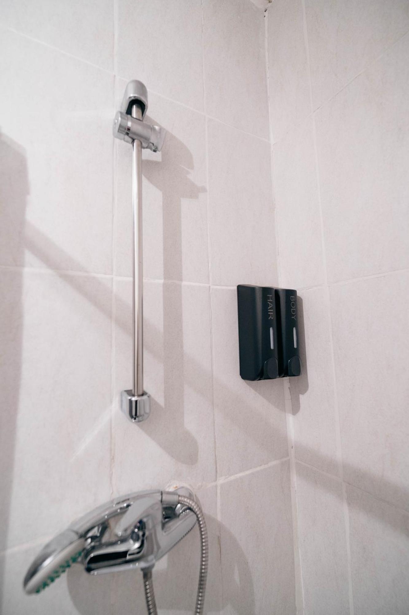 Le Sejour Cine-Proche Du Centre-Wifi-Parking Apartment Lourdes Bagian luar foto